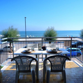 Casa Mirablu–Seafront Apartment Marotta